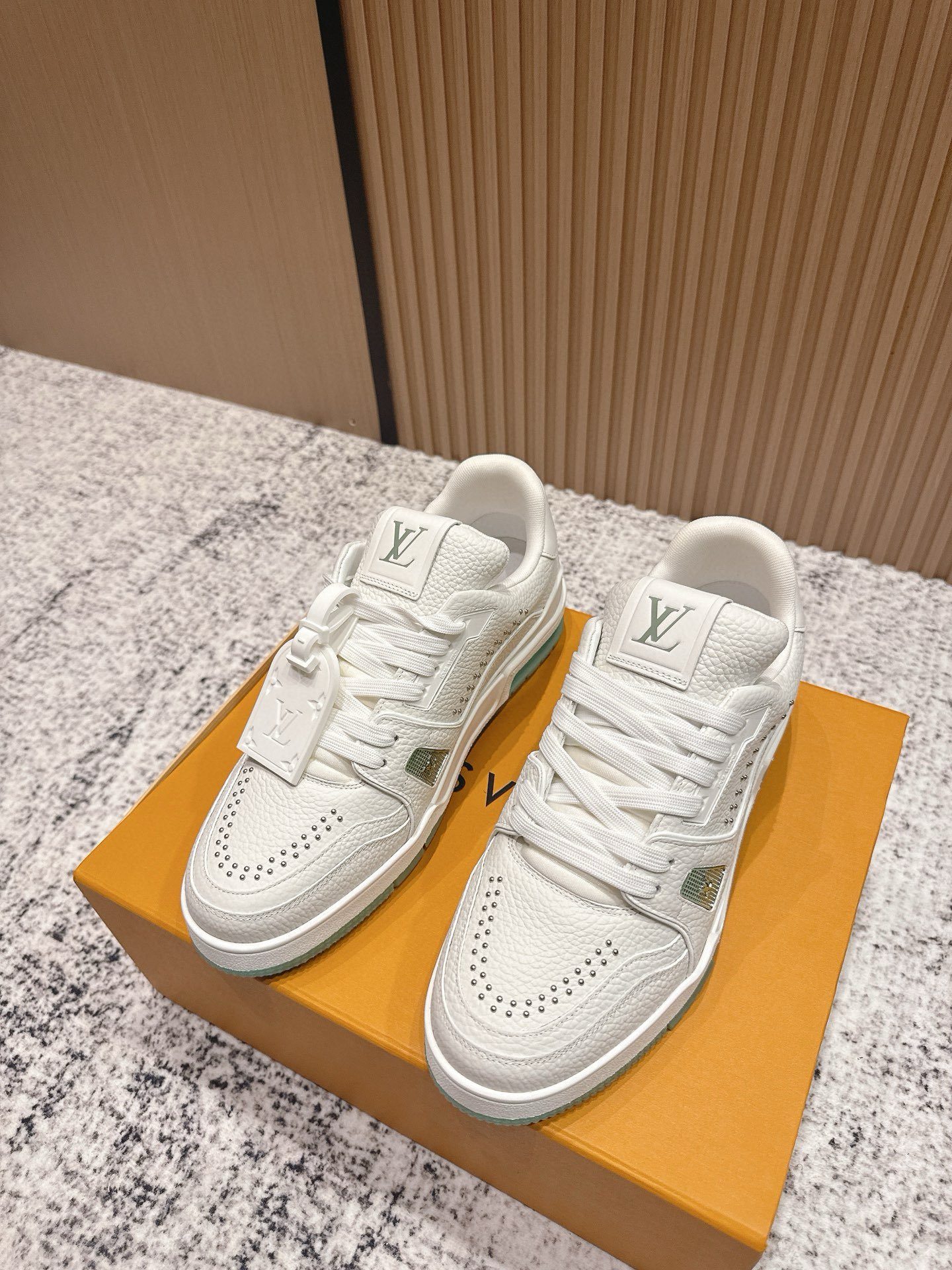 Louis Vuitton shoe top-tier
