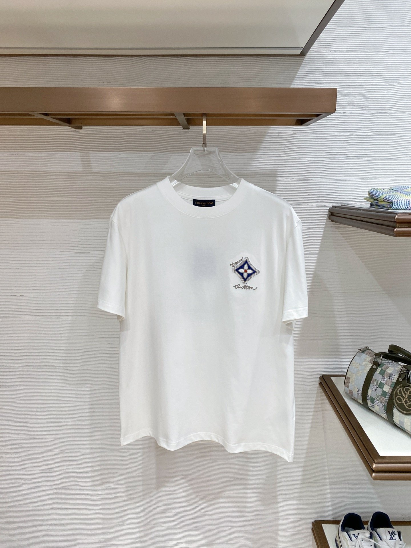 LV men LV2026 New New T ！ logo . . . . . ！