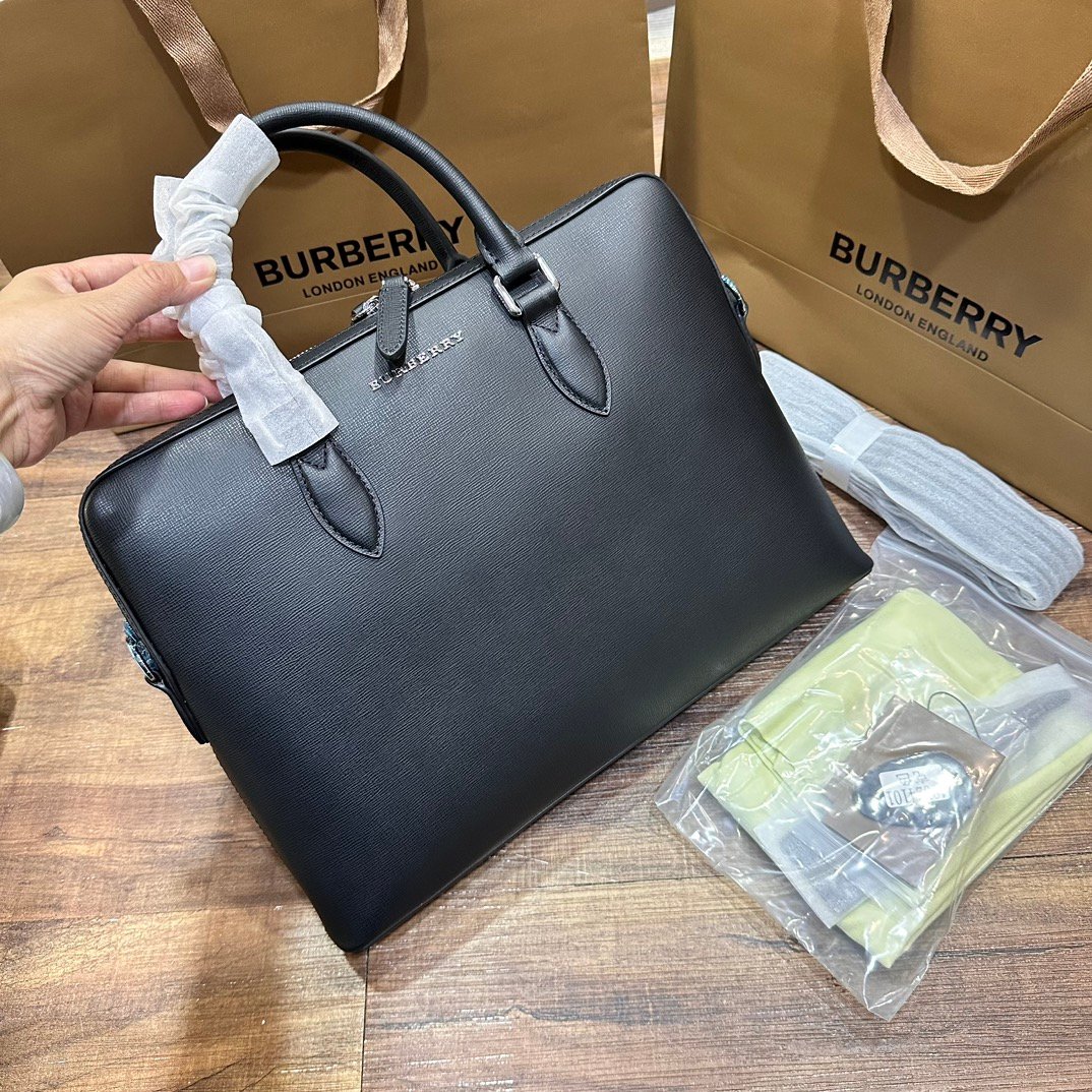 Men's full leather briefcase Real shot of delivery