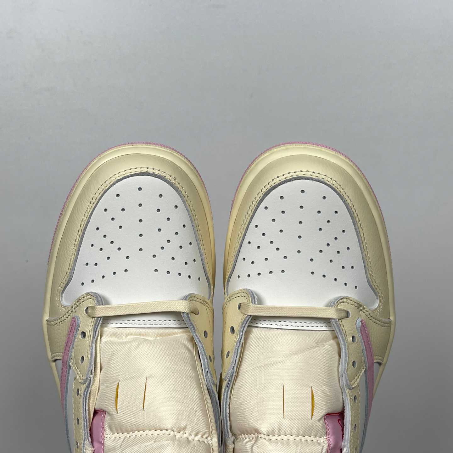 OG AIR JORDAN Travis Scott x Air Jordan AJ1 Low OG SP TS IQ7604-100 — Premium Replica