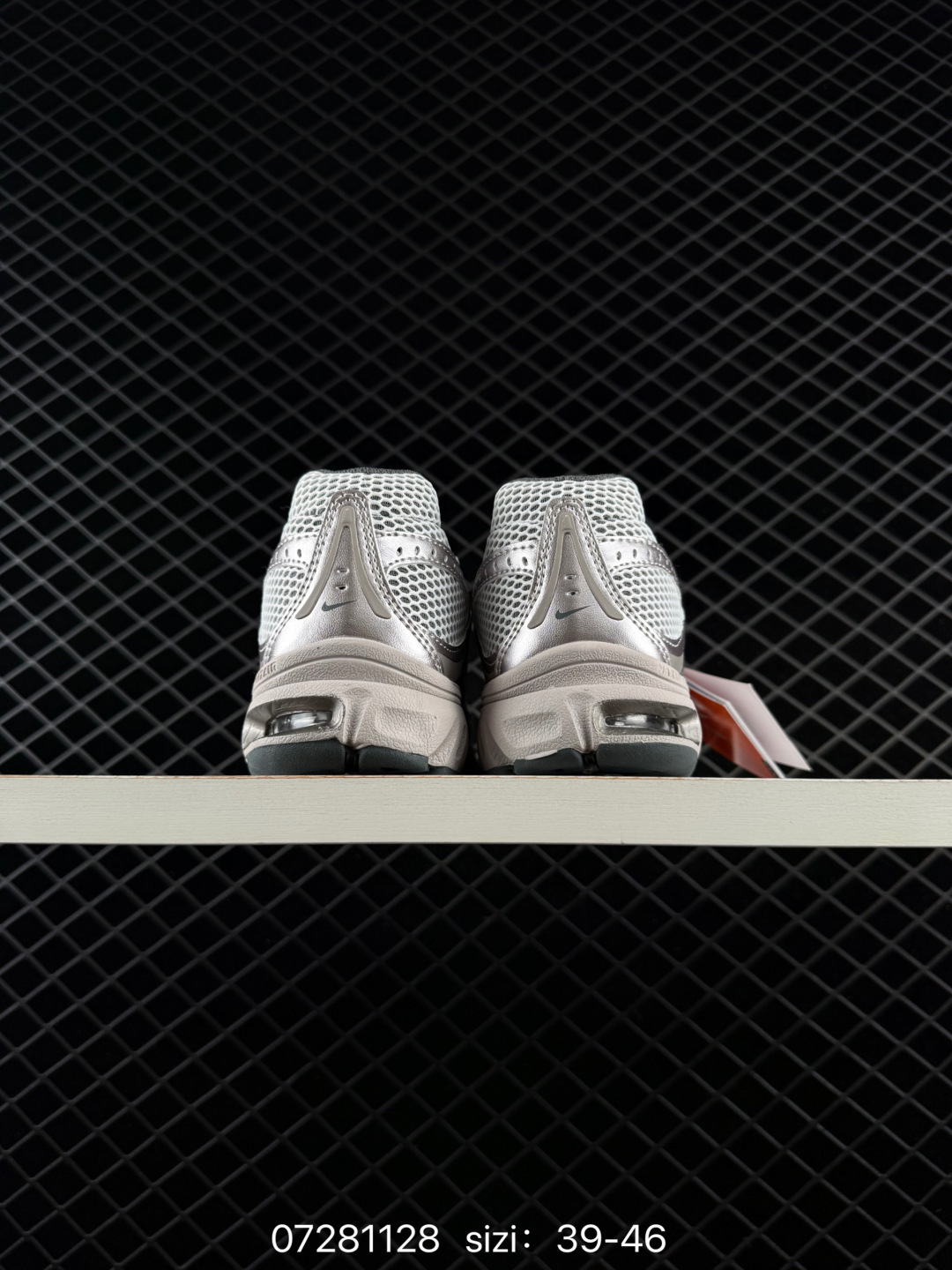 Nike Air Max Moto 2K HQ2056-101 Metallic Silver White Black Grey EU 39-46 Running Unisex BS-70054