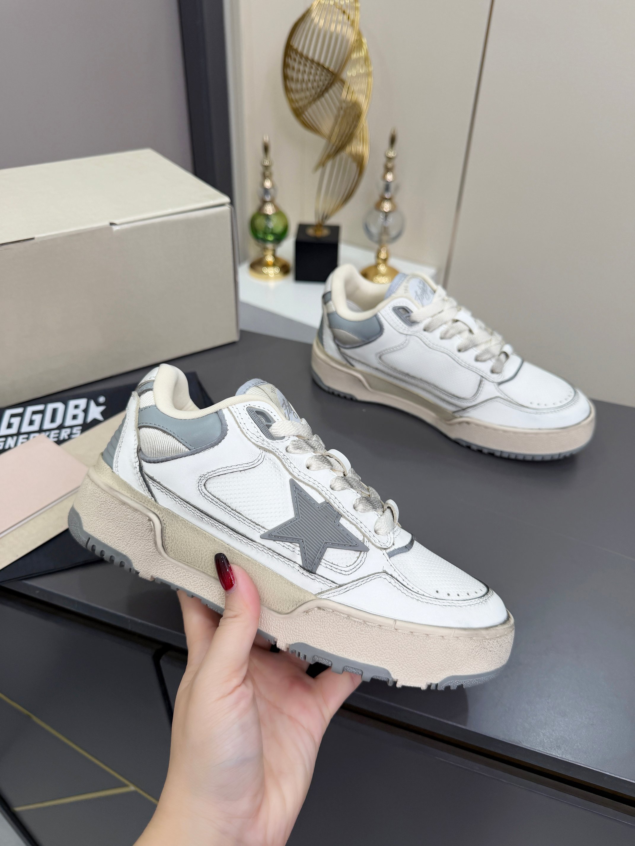 Golden Goose Forty2 White Grey Cream Sneaker BS-87367