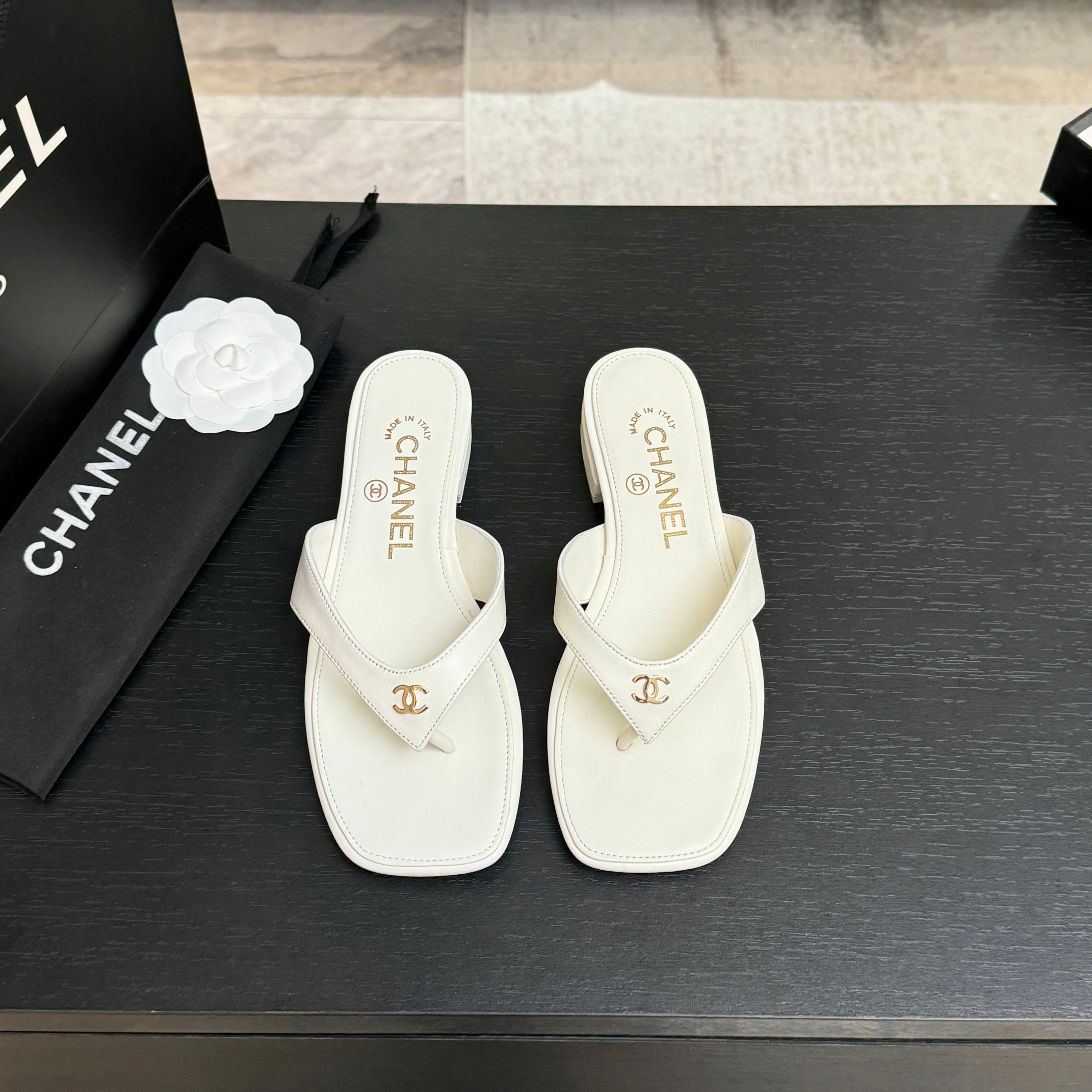 CHANEL women's shoes s New Chanel Coco Mary Jane Logo — 1:1 Replica