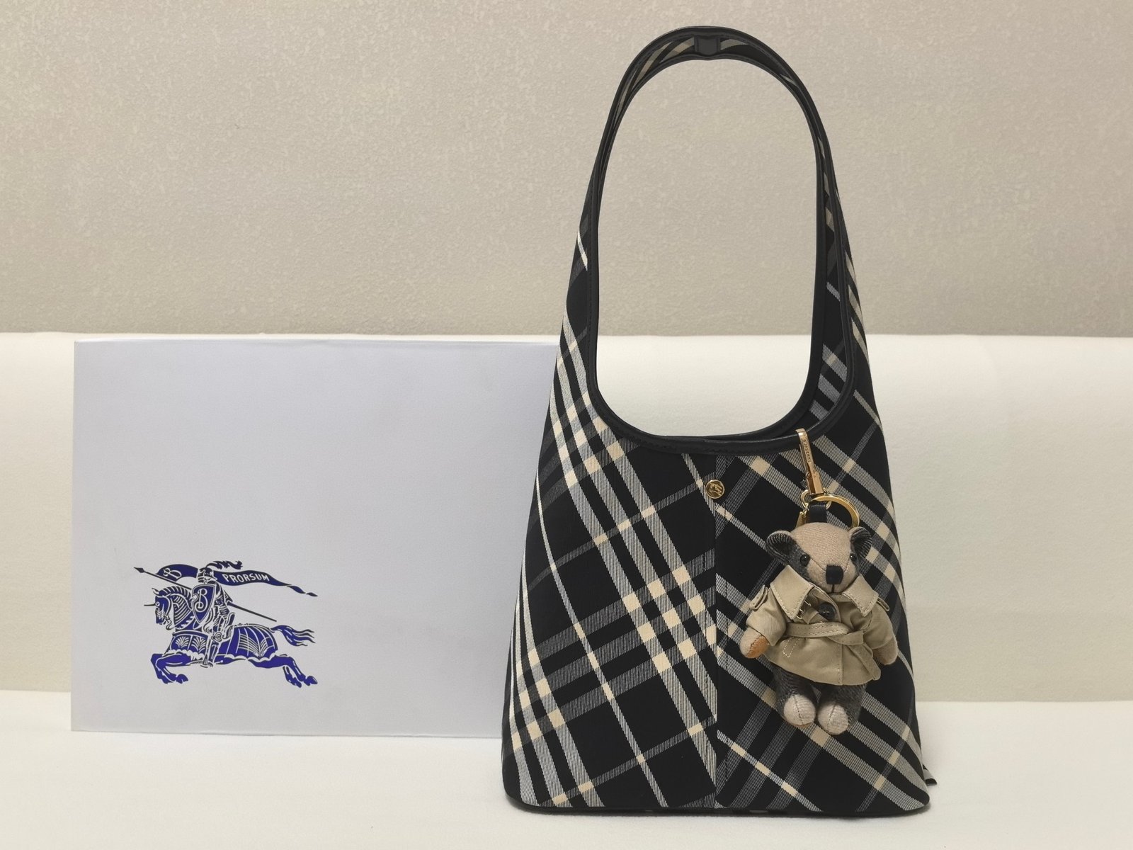 Burberry bag Hot style hobo bag small size Black stripes A soft and upright shoulder bag Exclusive purchase of authentic products and one-to-one reproduction