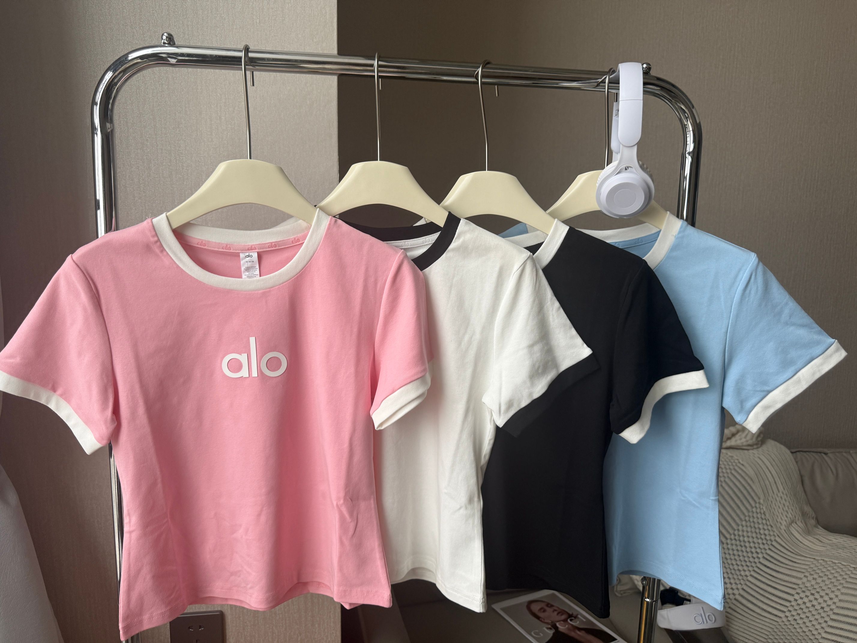 Alo T-shirt Alo yoga T — 1:1 Replica