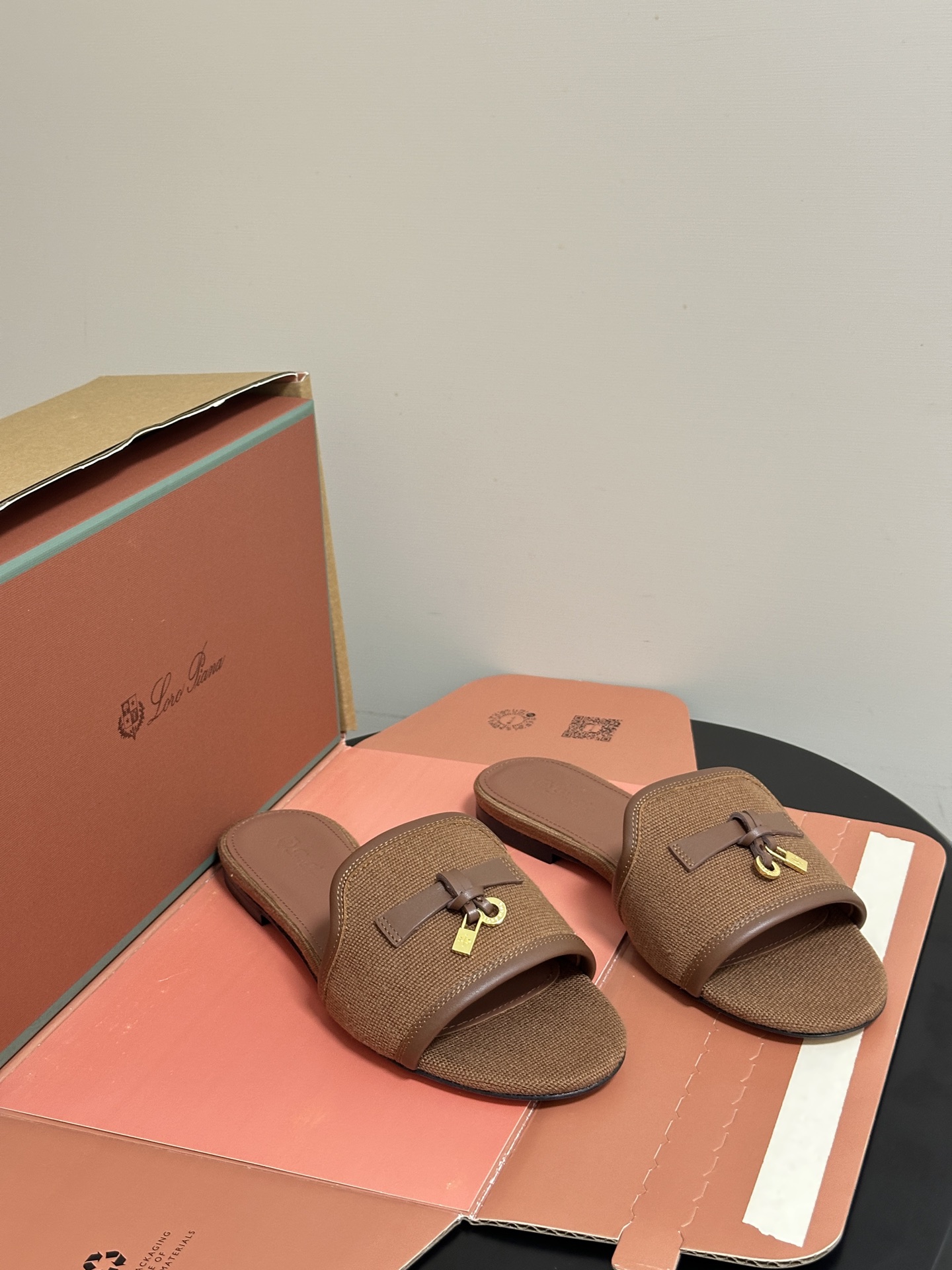 LP women's shoes -Made in Dongguan (with high-end airplane box ) — 1:1 Replica For Sale
