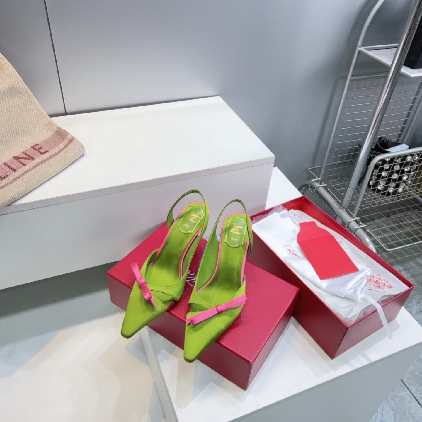 RV women's shoes Roger Vivier 26