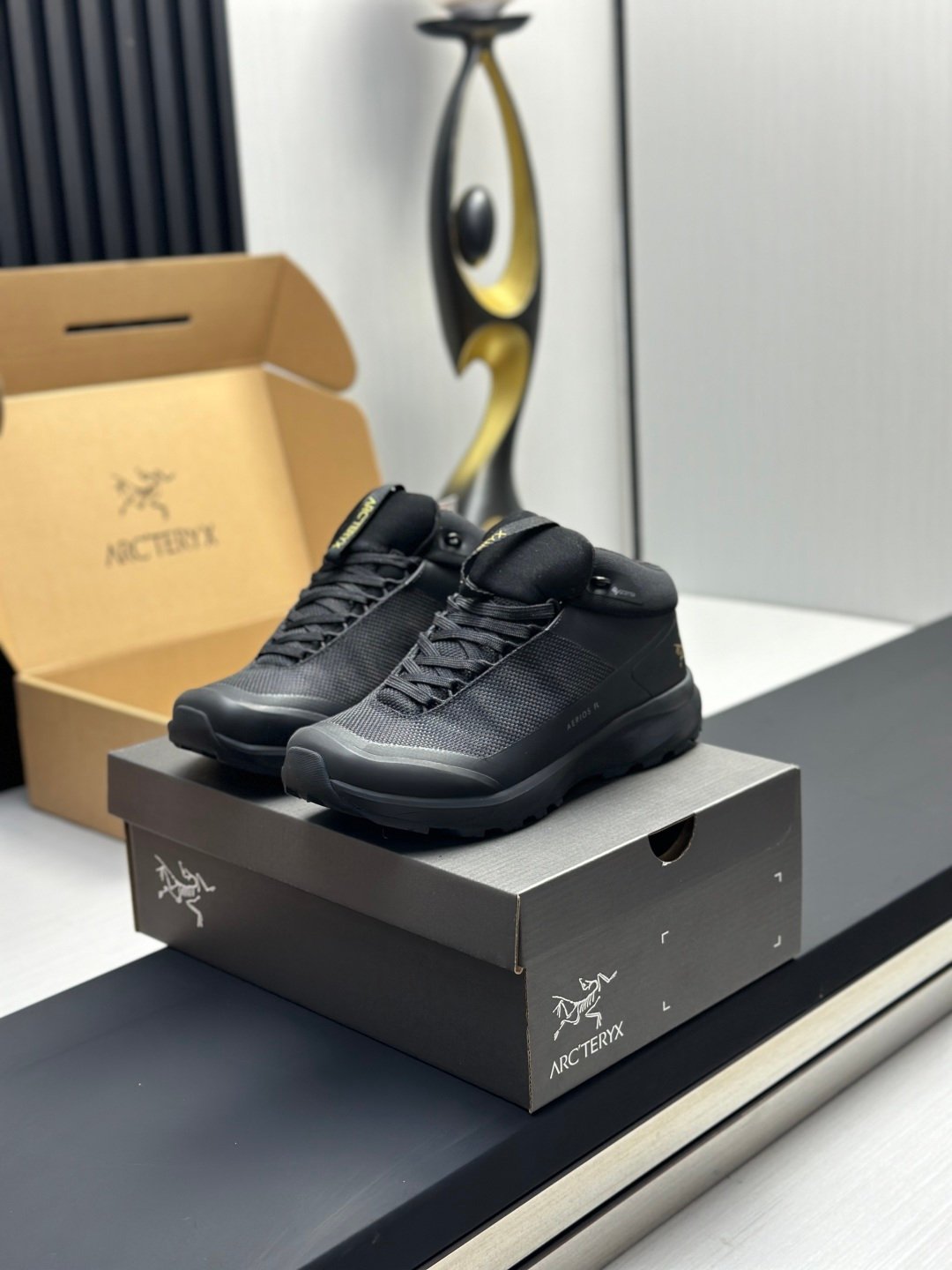 Fendi women's shoes Factory direct sales (men) Arc'teryx casual sports shoes