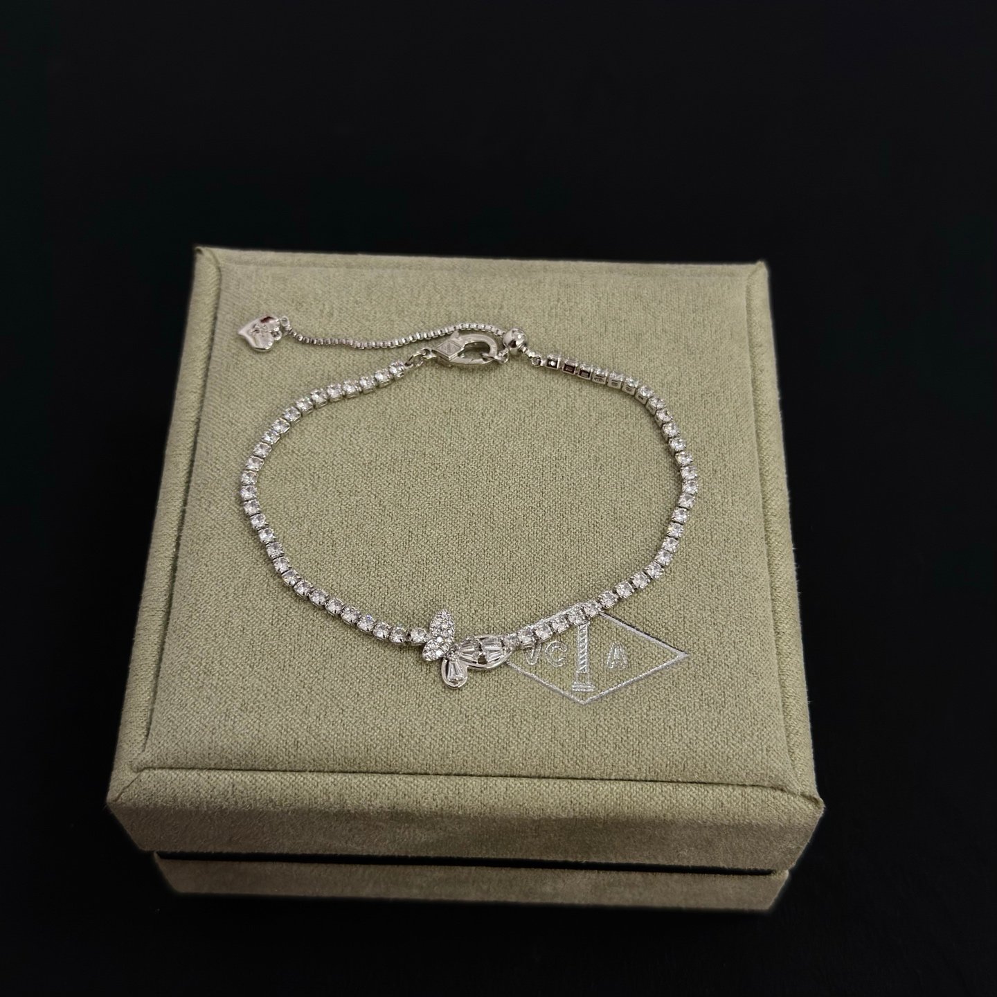 Van Cleef Arpels Four-leaf Clover bracelet Silver-toned metal with clear diamond inlays 17cm