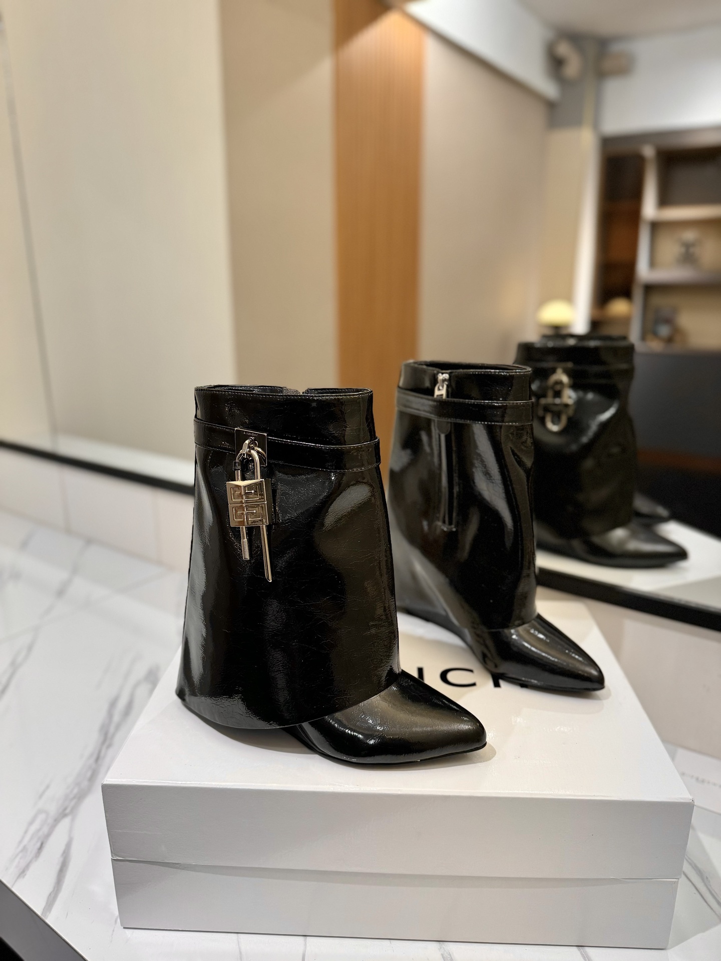 Givenchy women's shoes Special counter genuine customized version — 1:1 Replica For Sale