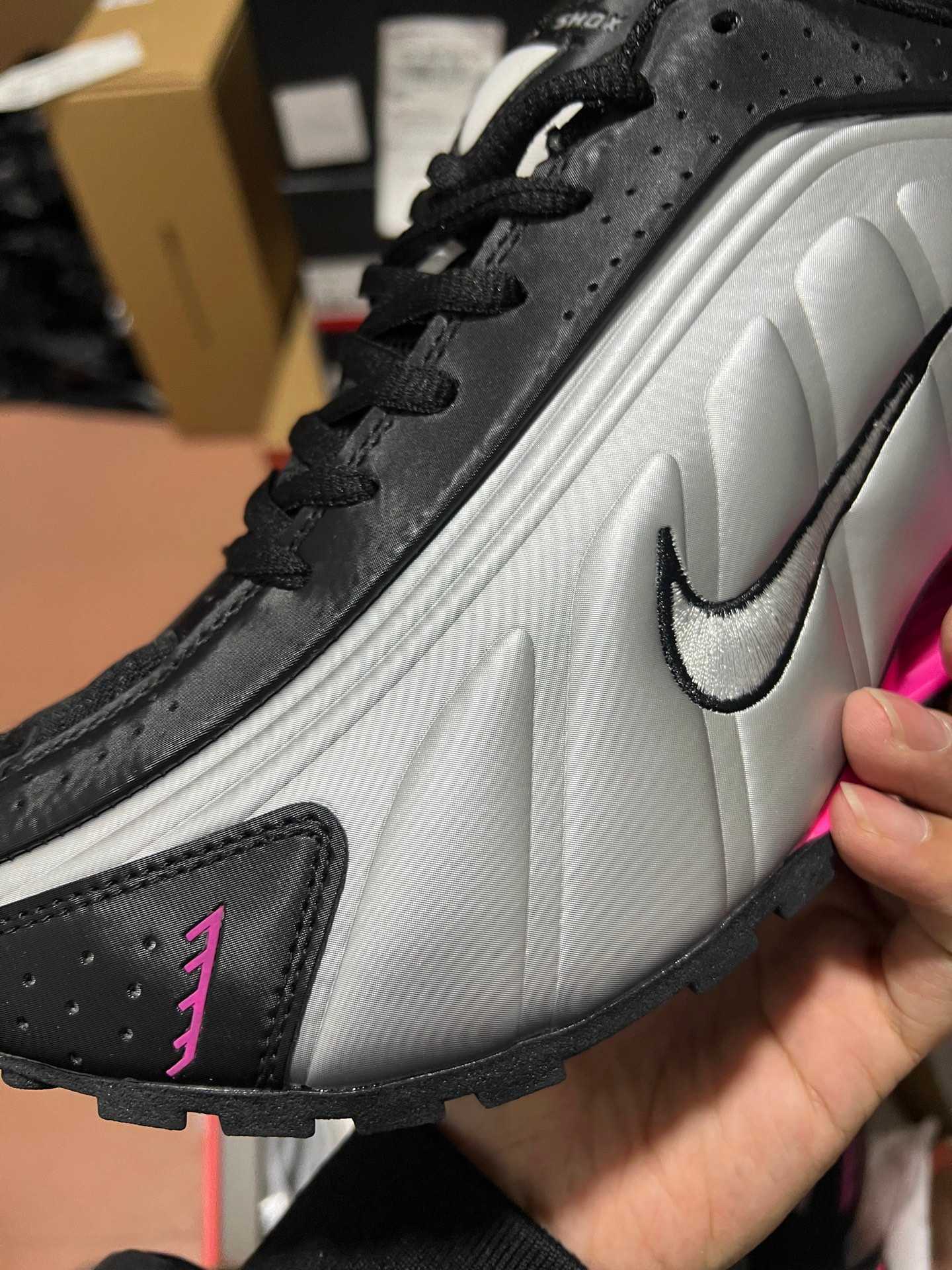 Nike Shox R4 Black Silver Pink Lifestyle BS-87009